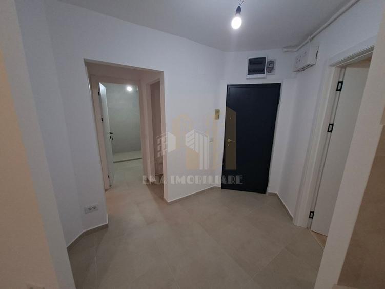 Apartament cu 2 camere decomandat în Tractorul