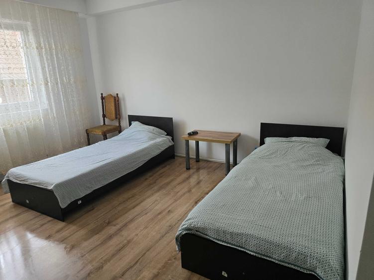 Casă cu 4 camere cu Teren 300 Mp în Central