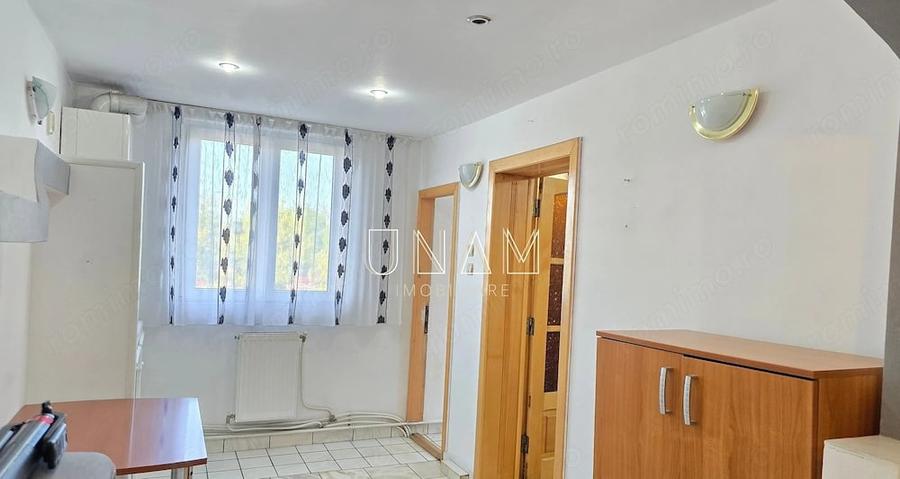 Apartament cu 2 camere decomandat în Triaj