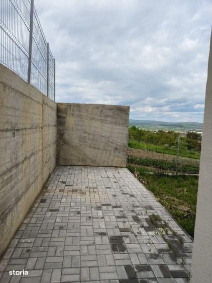 Casă cu 4 camere decomandat în Dezmir