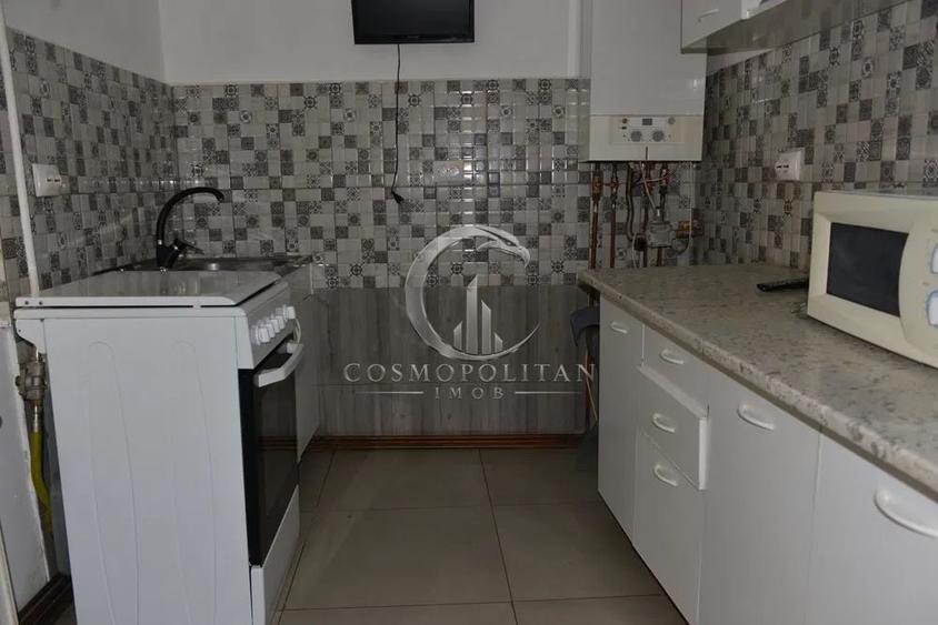 Casă individuală cu 3 camere cu Canalizare în Central
