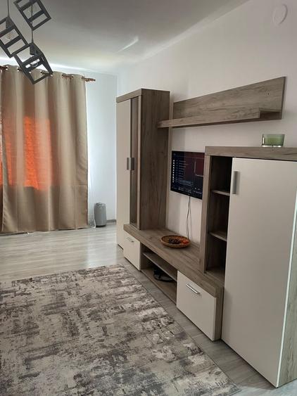 Apartament cu 3 camere decomandat în Giulești