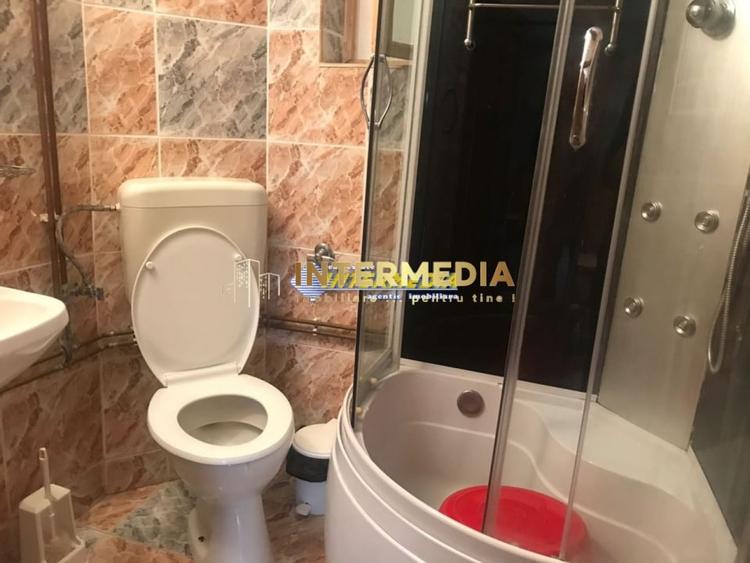 Casă individuală cu 4 camere cu Canalizare în Cetate