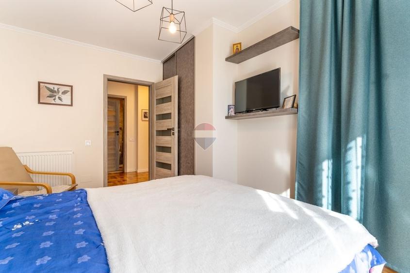 Apartament cu 2 camere semidecomandat, mobilat în Bună Ziua