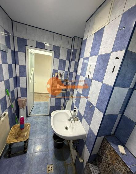 Apartament cu 4 camere decomandat în Gorjului