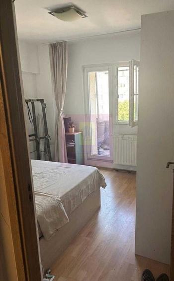Apartament cu 3 camere decomandat, mobilat în Octavian Goga