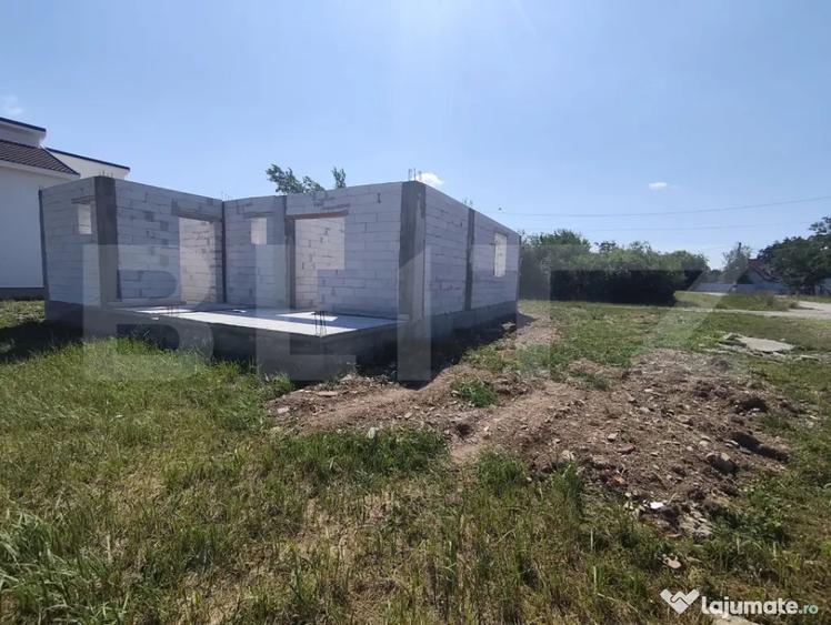 Casă cu 3 camere cu Teren 630 Mp în Leș