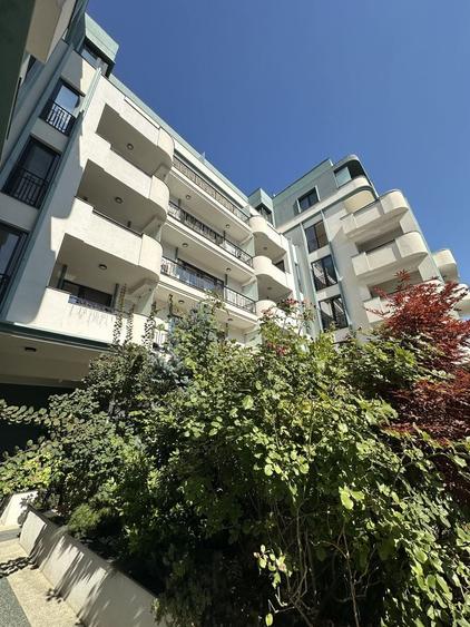 Apartament cu 4 camere în Sud-Vest