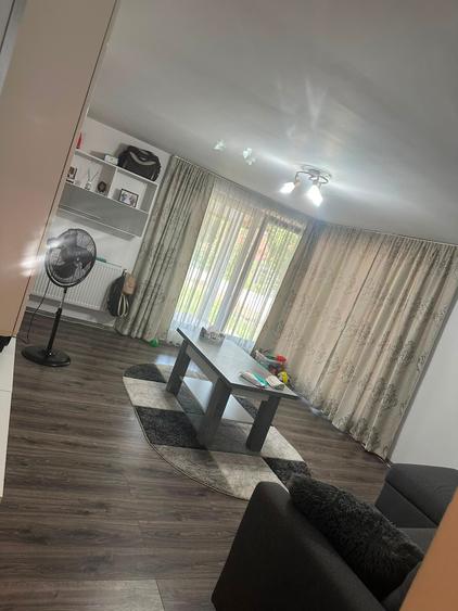 Casă individuală cu 6 camere cu Teren 586 Mp în Fundulea