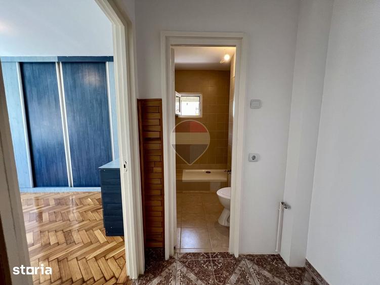 Apartament cu 3 camere decomandat în Vasile Aaron