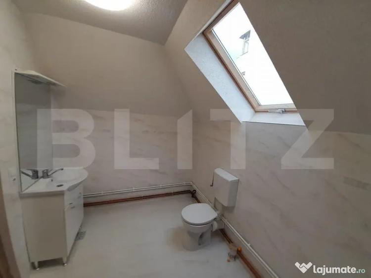 Casă cu 5 camere cu Teren 437 Mp în Central