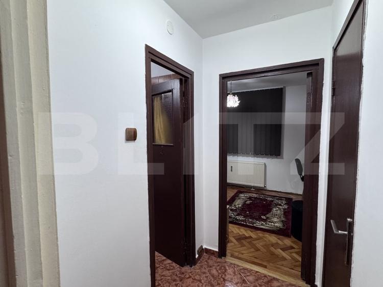 Apartament cu 2 camere semidecomandat, mobilat în Cina