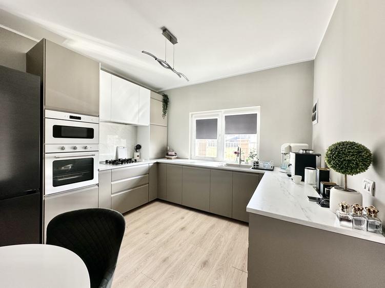 Duplex cu 4 camere cu Canalizare în Moșnița Veche