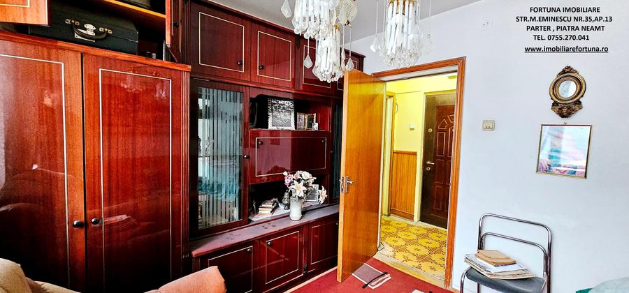 Apartament cu 4 camere semidecomandat în Mărăței