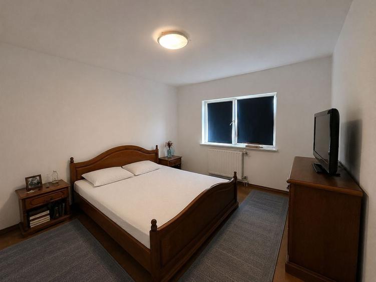Apartament cu 4 camere decomandat, mobilat în Coiciu