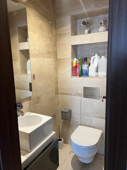 Apartament cu 4 camere decomandat în Central