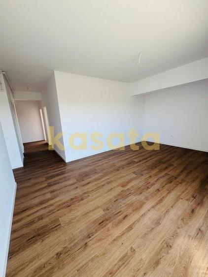Apartament cu 3 camere decomandat în Aviației