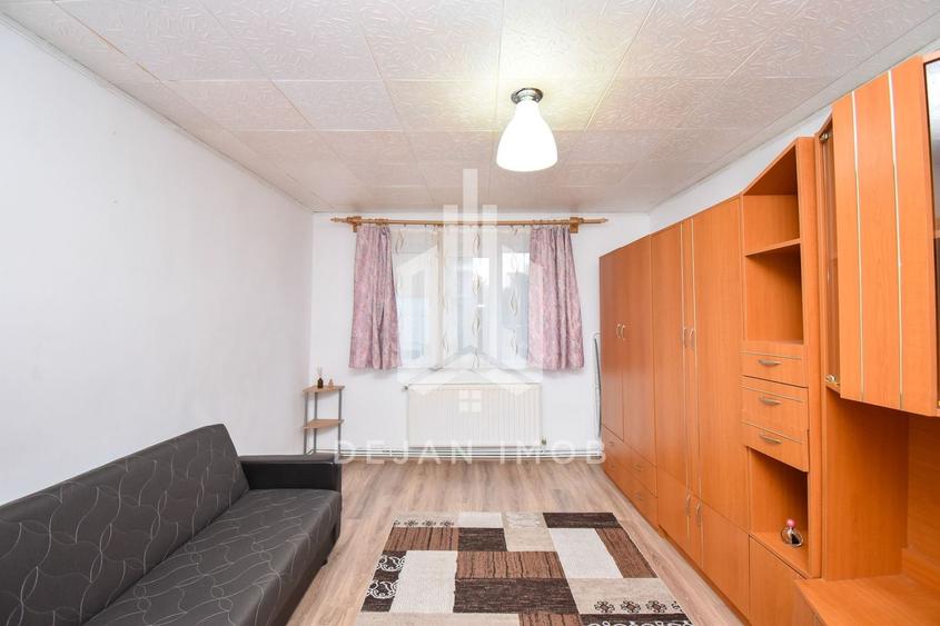 Garsonieră decomandată în Central