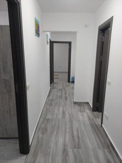 Apartament cu 3 camere decomandat, mobilat în City Park Mall