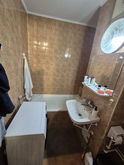 Garsonieră decomandată, mobilată în Crângași