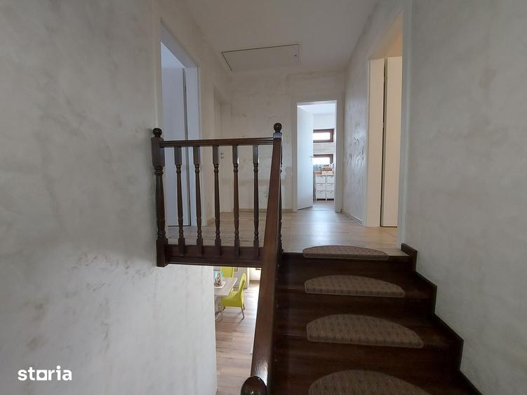 Casă cu 4 camere cu Teren 250 Mp în Central