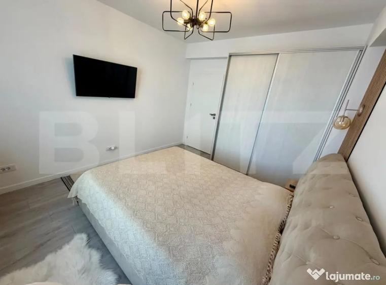 Apartament cu 3 camere decomandat în Calea București