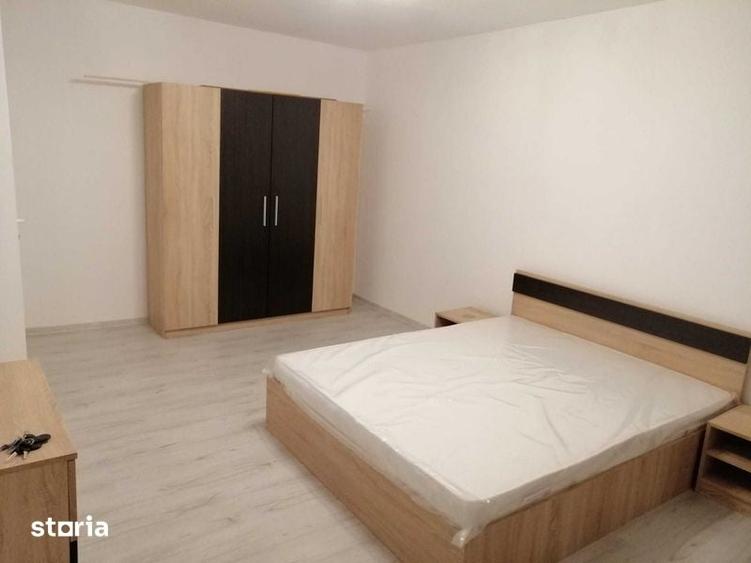 Garsonieră decomandată în Titan