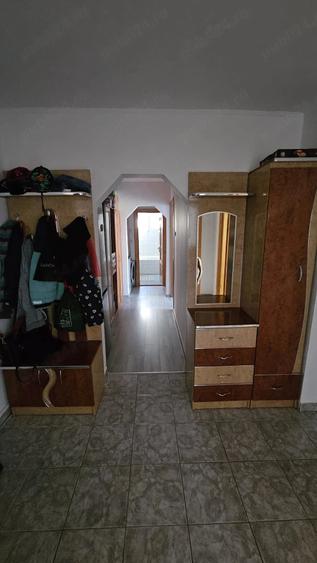 Vand apartament 3 camere in Obcini - 9
