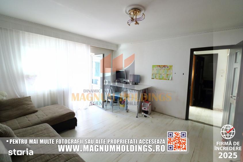 Apartament cu 3 camere semidecomandat, mobilat în Prundu