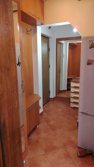 Apartament cu 2 camere decomandat în Intim