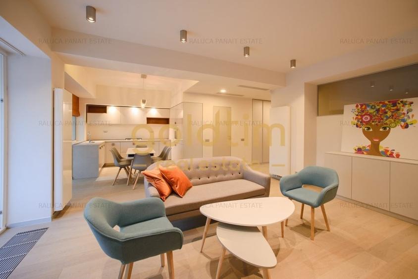 Apartament cu 3 camere semidecomandat, mobilat în Pipera