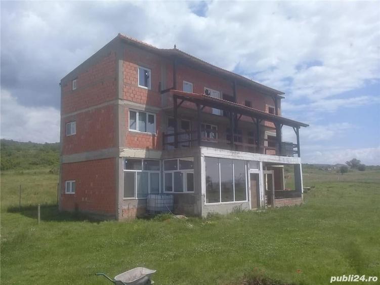 Casă cu 2 camere în Moldova Nouă