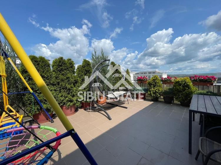 Apartament cu 3 camere semidecomandat, mobilat în Turnișor