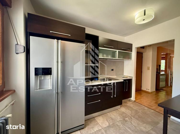 Apartament cu 4 camere decomandat, mobilat în Medicină