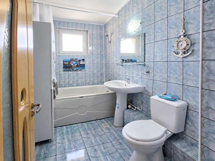 Apartament cu 2 camere decomandat în Exterior Vest