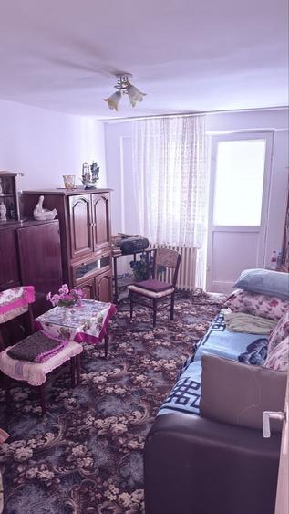Apartament cu 2 camere decomandat în Bejan