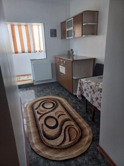 Garsonieră decomandată în Eroilor