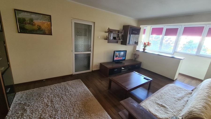 Apartament cu 2 camere semidecomandat în Iancului