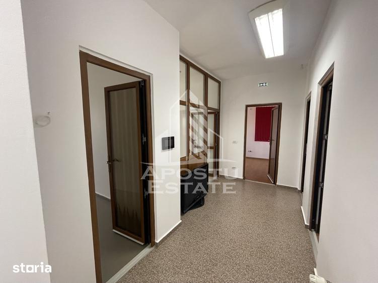Spațiu comercial, de 362 mp, în Moșnița Nouă