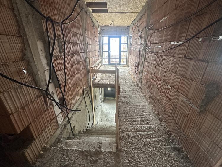 Casă individuală cu 5 camere cu Canalizare în Ștefăneștii de Jos