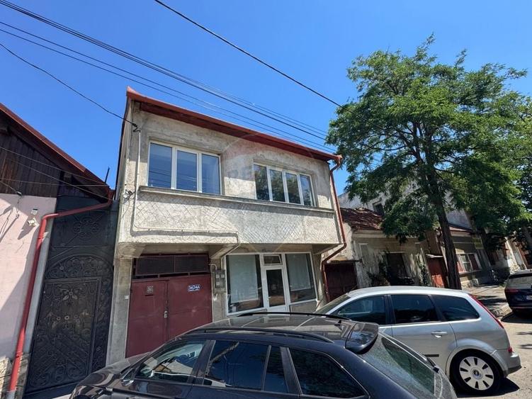 Casă individuală cu 3 camere cu Teren 60 Mp în Central