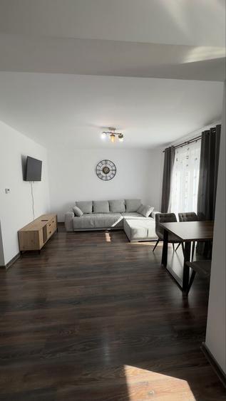 Apartament cu 3 camere în Petru Rareș