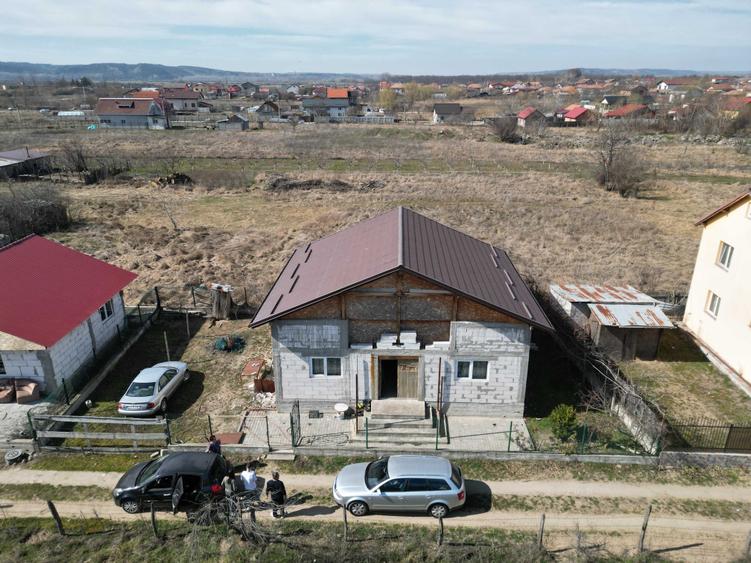 Casă cu 3 camere cu Teren 300 Mp în Brestei