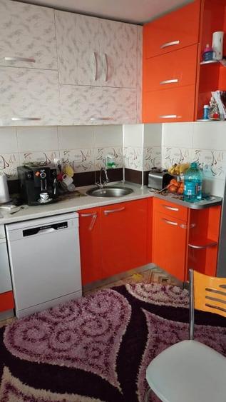 Apartament cu 3 camere semidecomandat, mobilat în Florești — fotografia 1