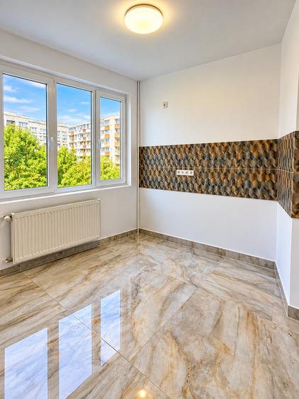 Apartament cu 3 camere decomandat în Tineretului