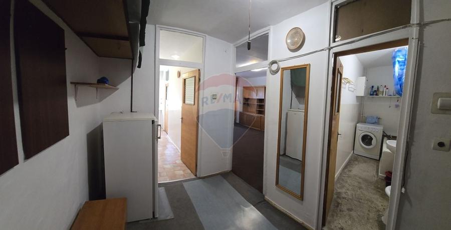 Garsonieră decomandată, mobilată în Sebastian