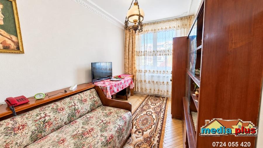 Apartament cu 3 camere semidecomandat în Țiglina 1