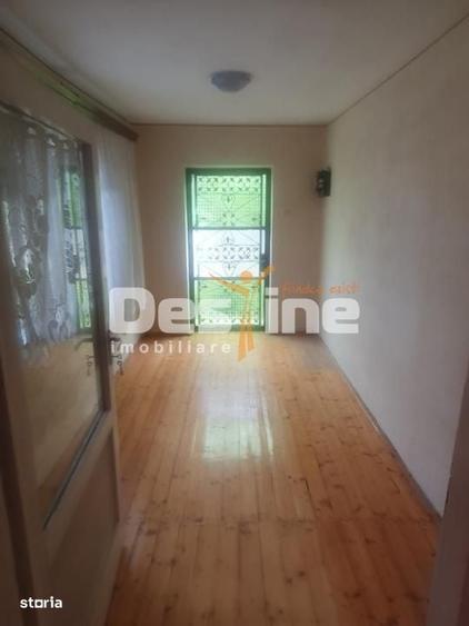 Casă cu 4 camere cu Teren 1280 Mp în Central