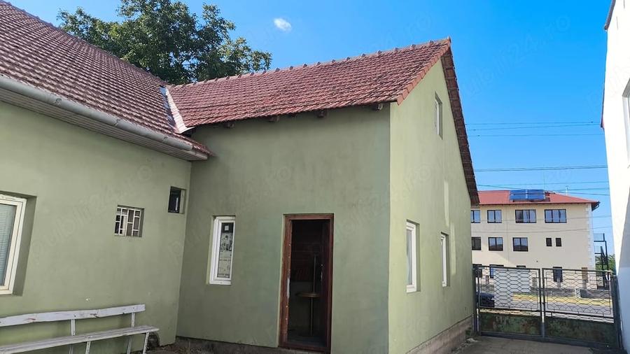 Casă cu 5 camere cu Teren 274 Mp în Teremia Mare
