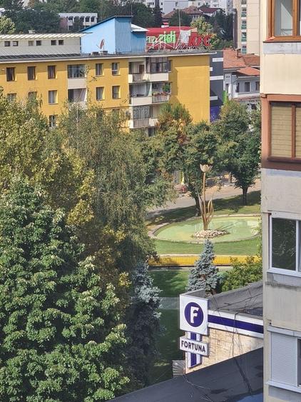 Apartament cu 3 camere decomandat în Ultracentral
